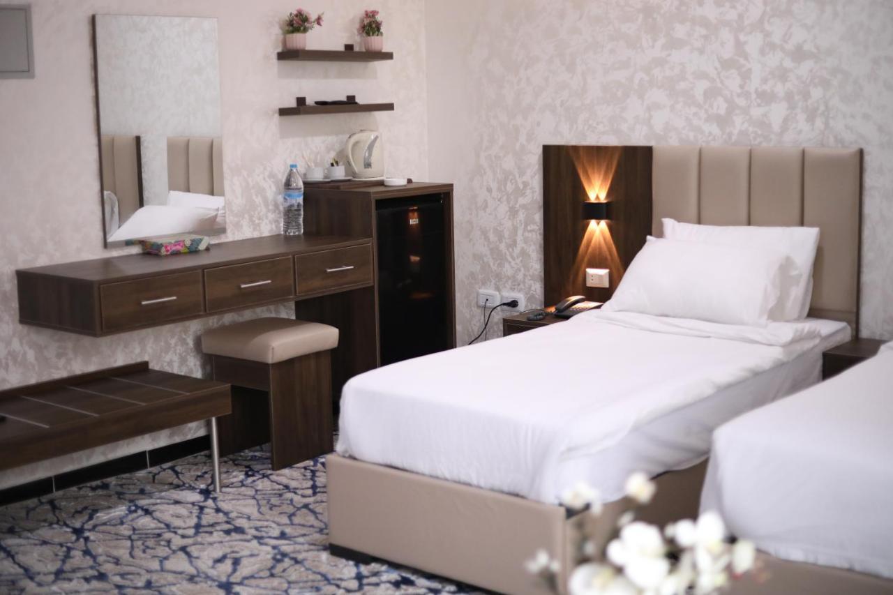 The Castle Hotel Amman Esterno foto