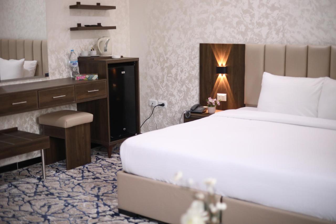 The Castle Hotel Amman Esterno foto