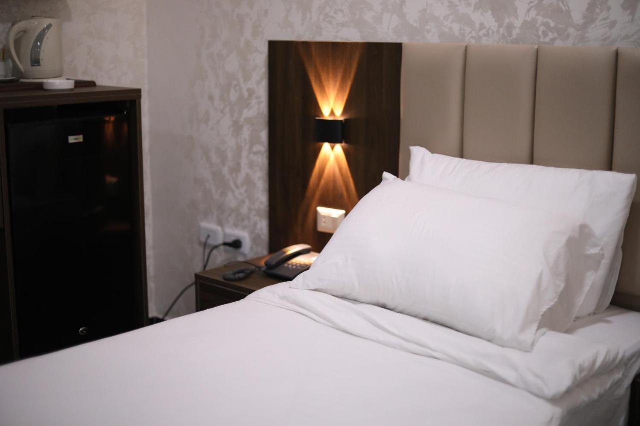 The Castle Hotel Amman Esterno foto